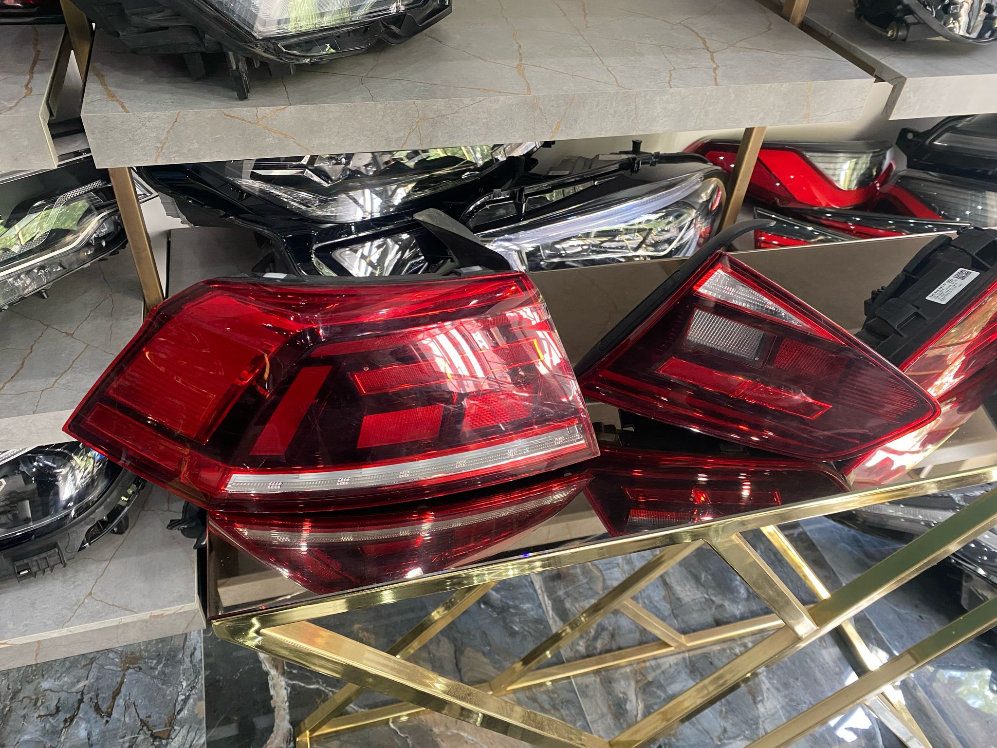 VOLKSWAGEN PASSAT B8.5 BUSINESS ORİJİNAL ÇIKMA LED STOP TAKIMI SAĞ SOL