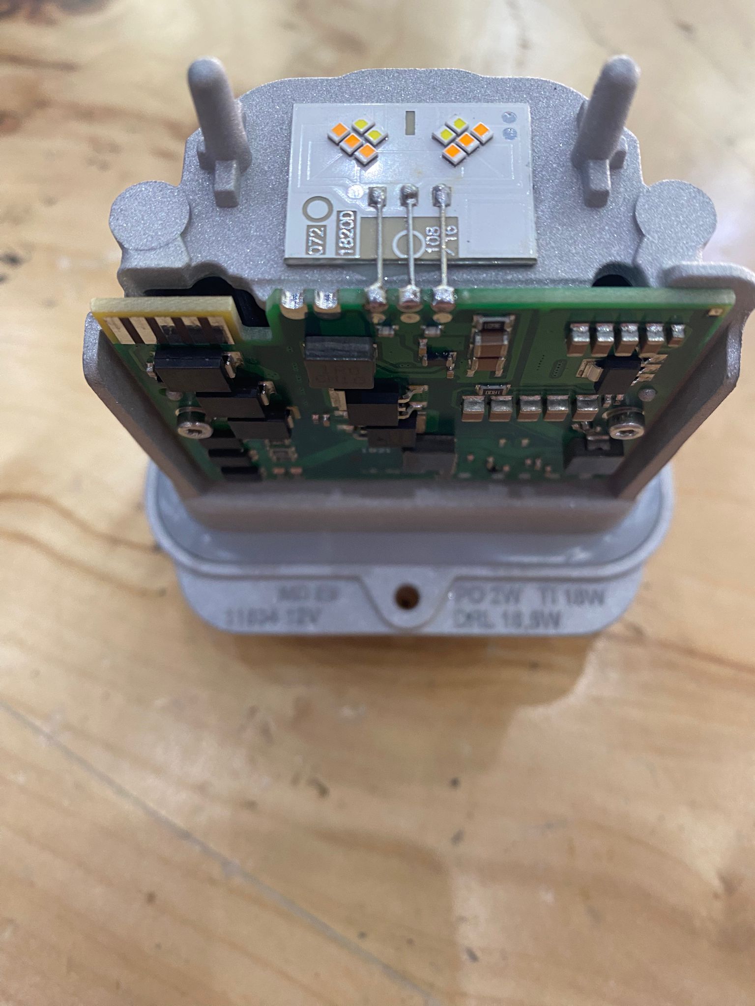 OPEL ASTRA K SİNYAL VE GÜNDÜZ LED BEYNİ MODÜLÜ