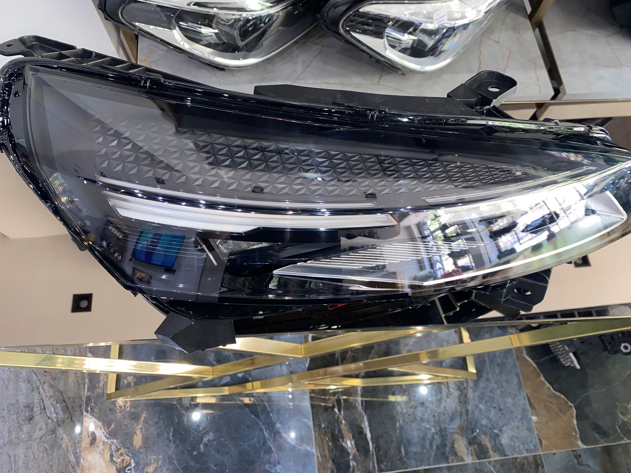 RENAULT CLIO 5.5 SAĞ FAR 2024