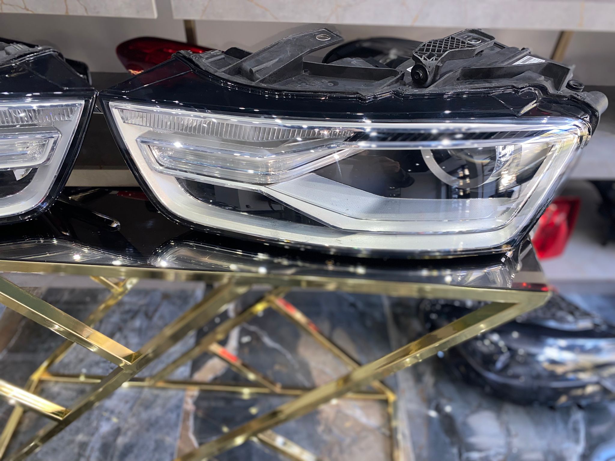 AUDI Q3 SAĞ – SOL FAR