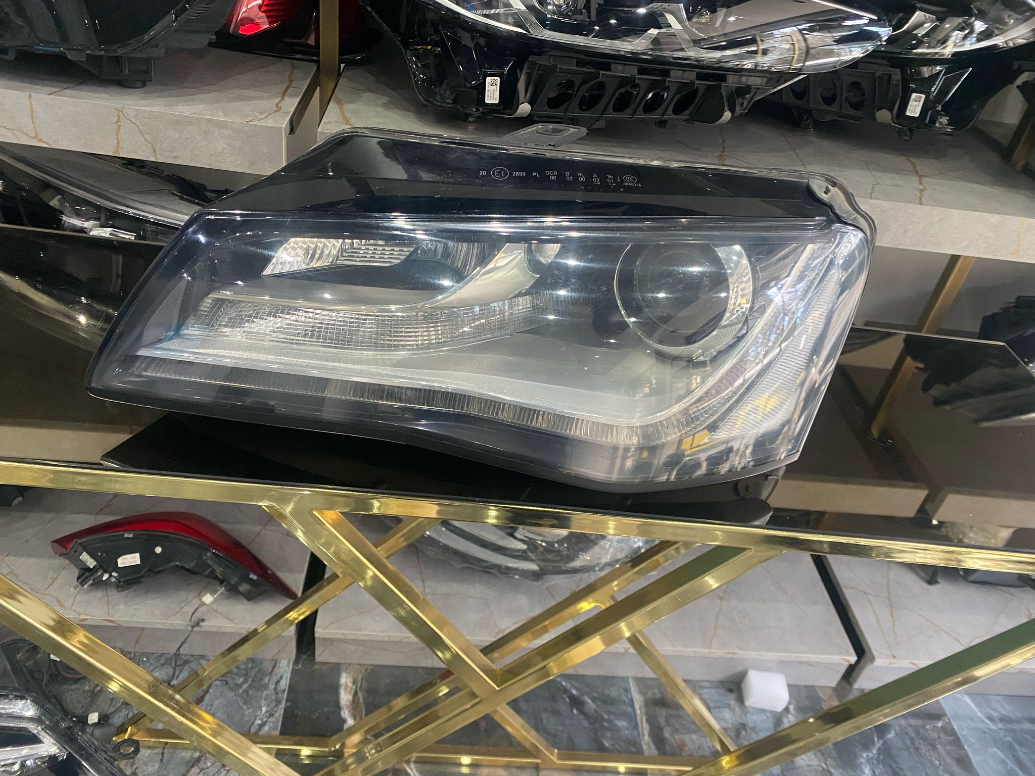 AUDI A8 2010–2012 SOL TAKIM FAR