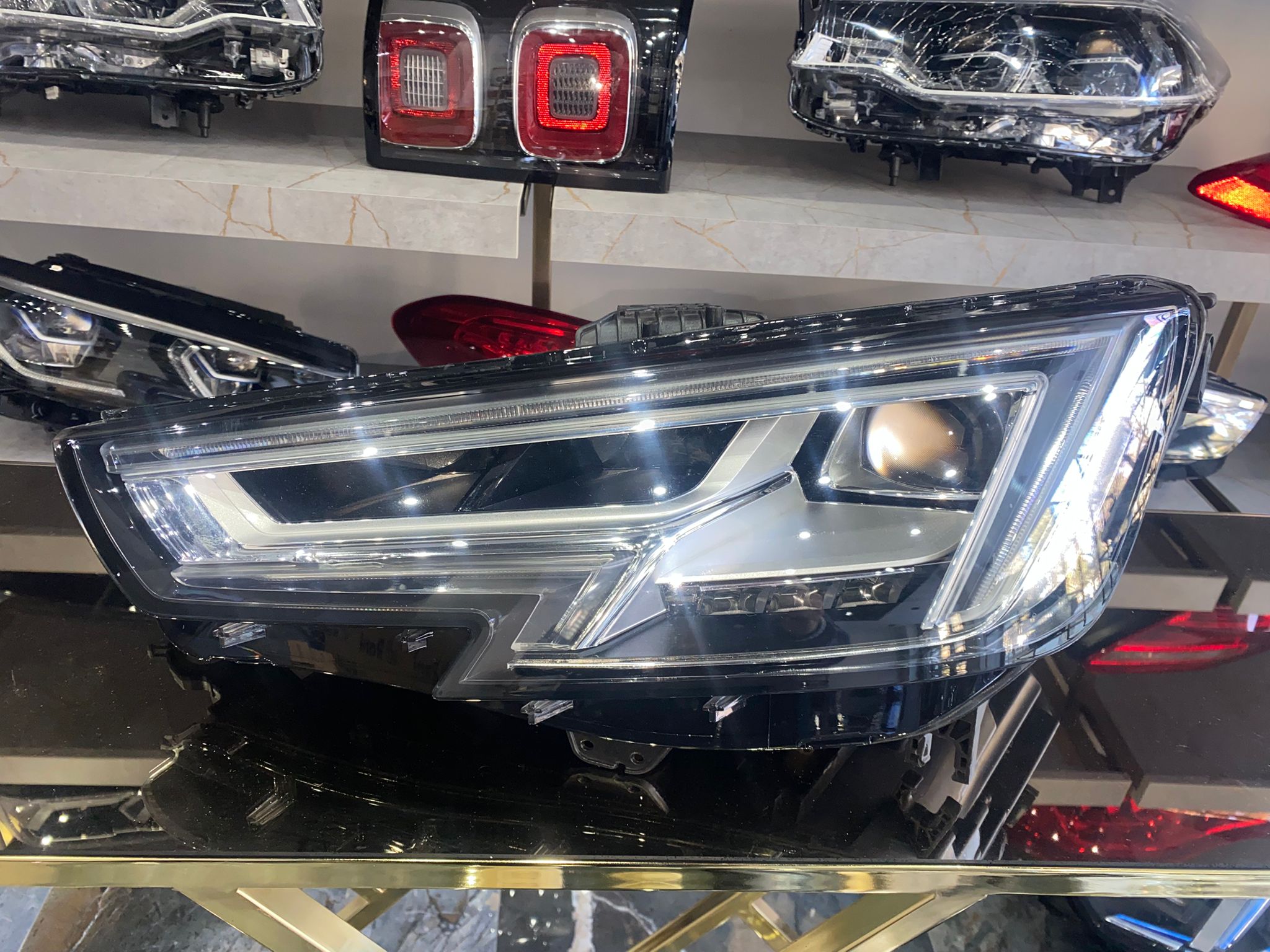 AUDI A4 MATRIX SOL FAR ORİJİNAL ÇIKMA 2016–2018