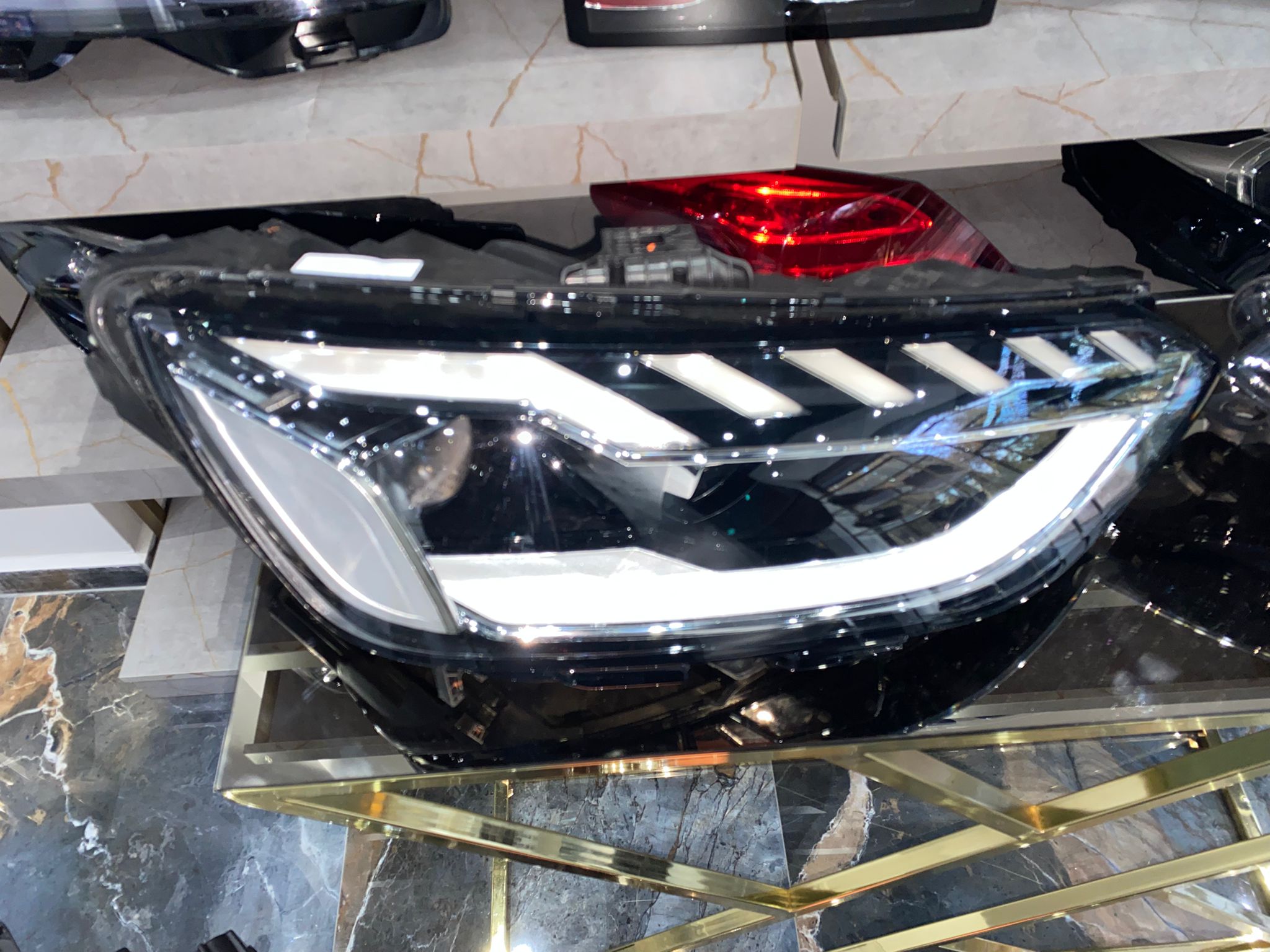 AUDI A4 MATRIX ORİJİNAL SIFIR SAĞ – SOL FAR