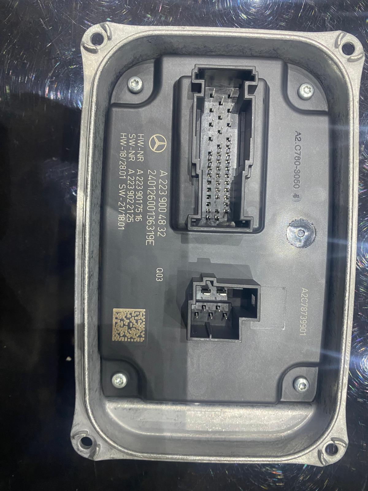 MERCEDES-BENZ W254 LED FAR BEYNİ A2239004832 / A2239004632