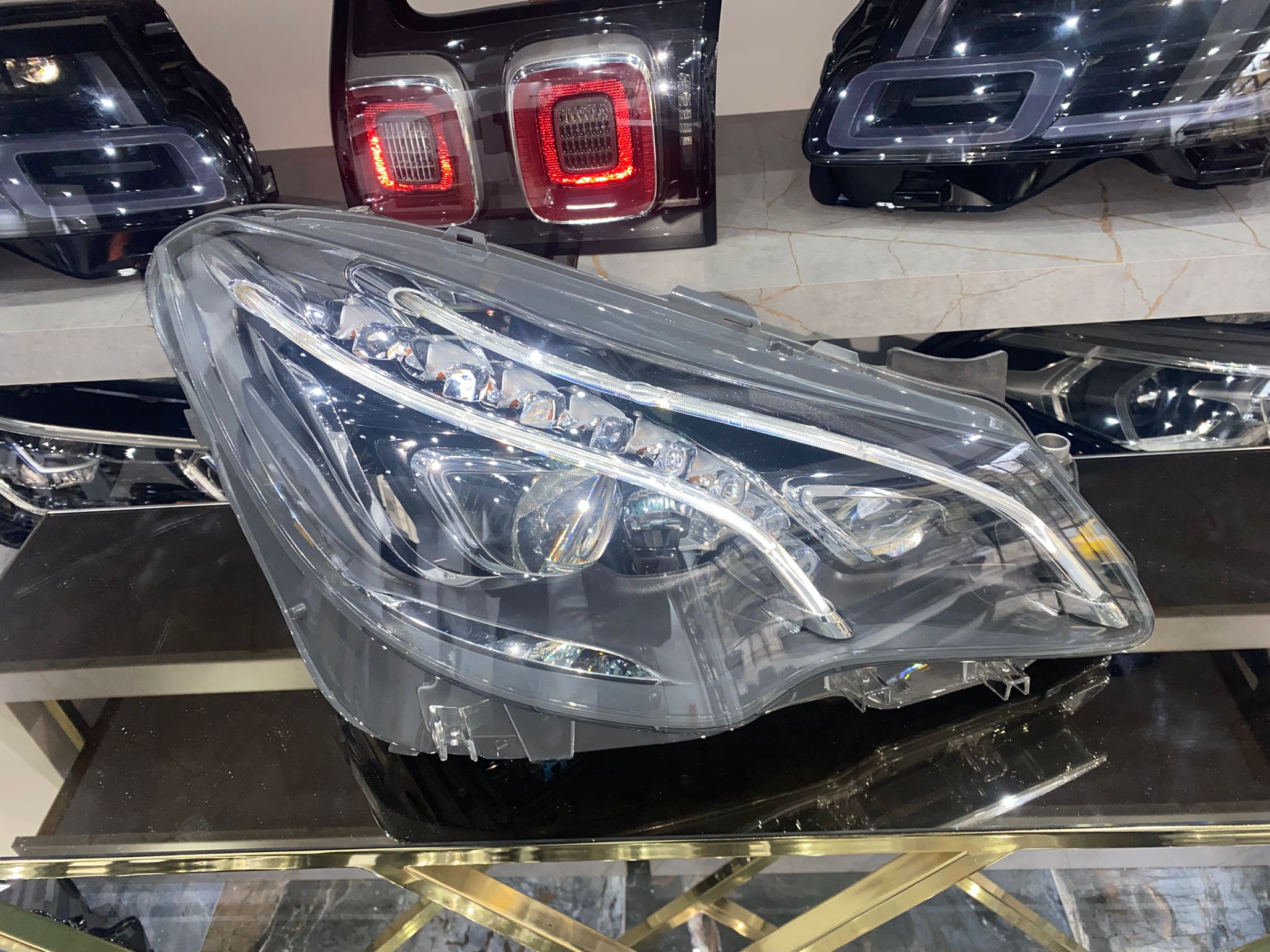MERCEDES-BENZ W207 COUPE MAKYAJLI KASA ORİJİNAL LED SAĞ FAR