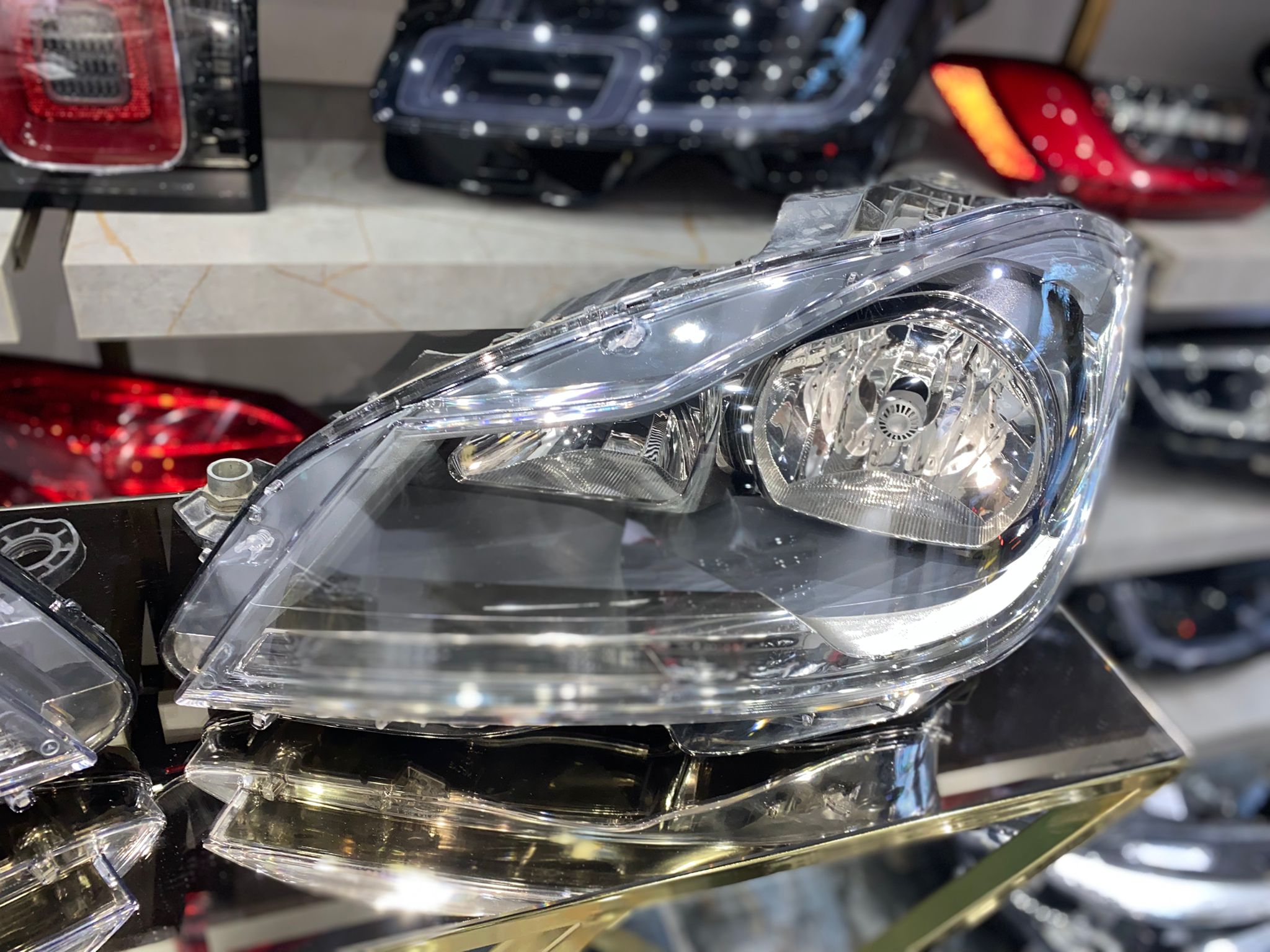 MERCEDES-BENZ C180 / C200 / C220 W204 ORİJİNAL HALOJEN SAĞ–SOL FAR