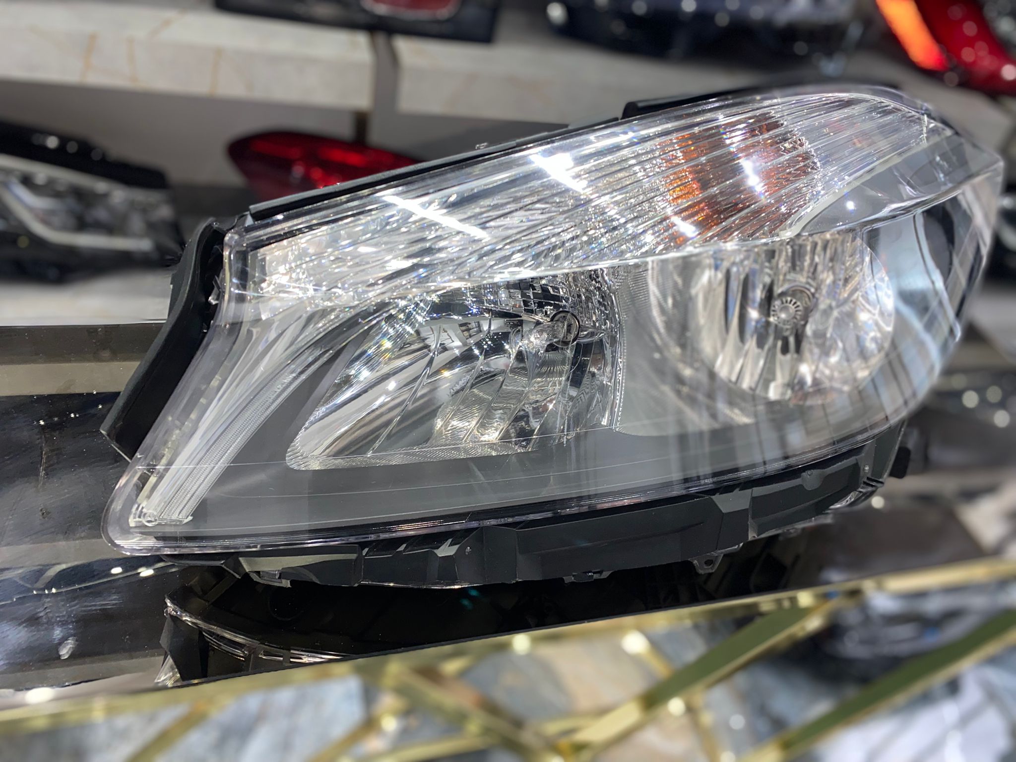 MERCEDES-BENZ A180 / A200 W176 ORİJİNAL HALOJEN SOL FAR