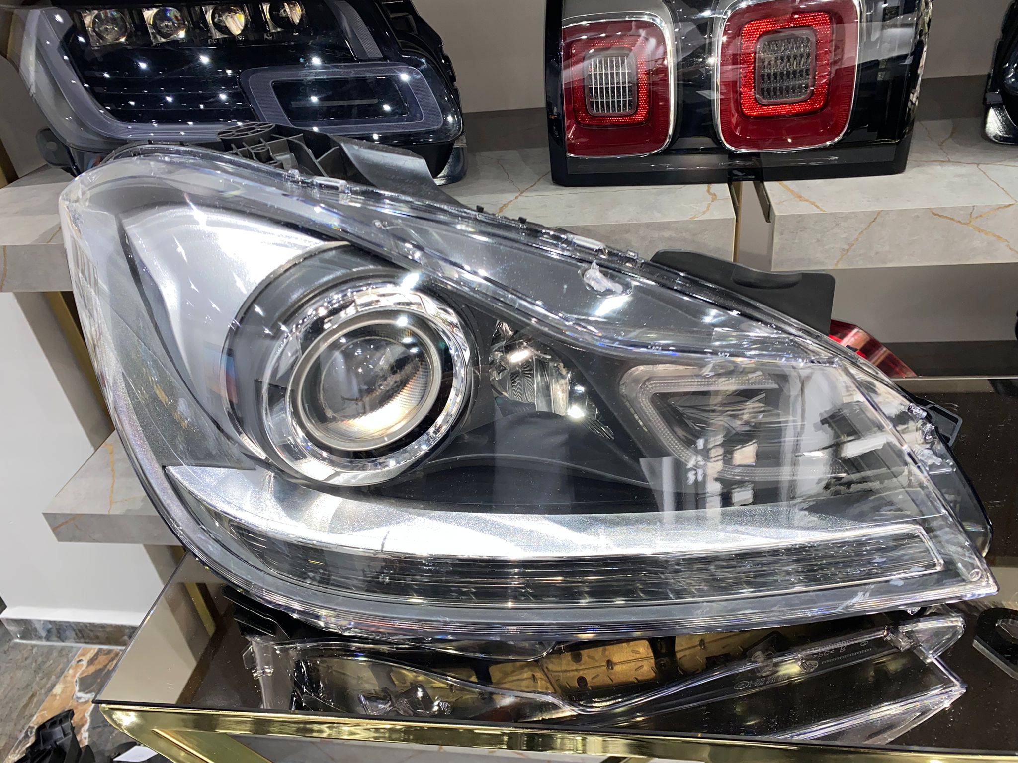 MERCEDES-BENZ W204 MAKYAJLI ORİJİNAL SAĞ–SOL FAR