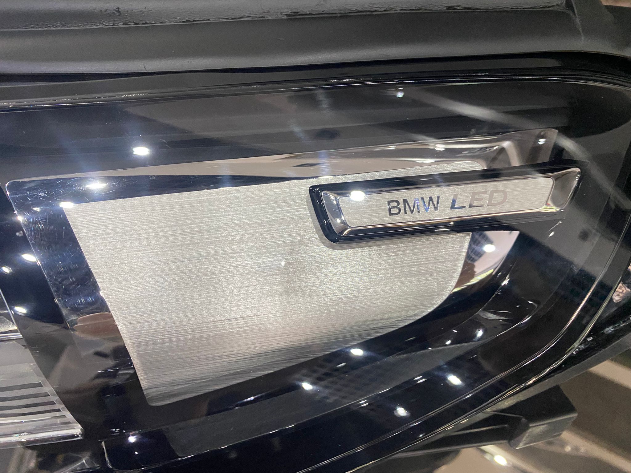 BMW X1 U11 ORİJİNAL LED SOL FAR