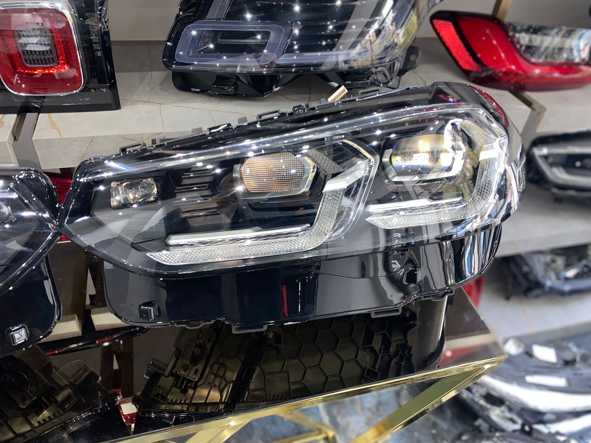 BMW X1 G01 / G08 ORİJİNAL SAĞ–SOL LED FAR