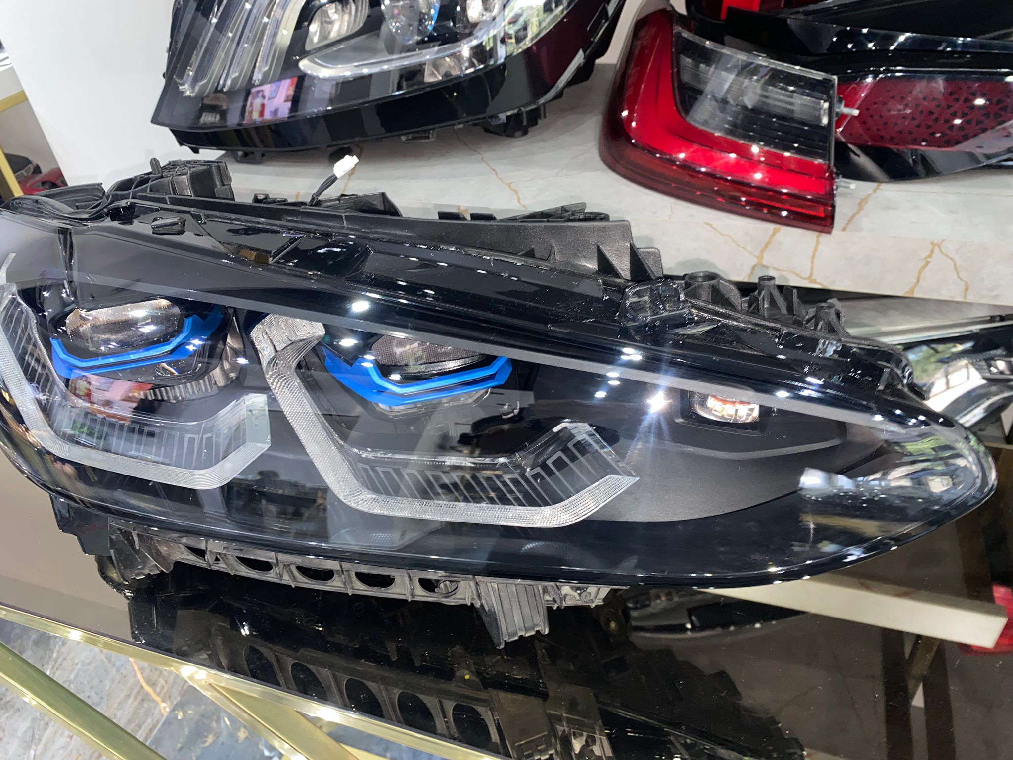 BMW G22 ORİJİNAL LAZER SAĞ FAR
