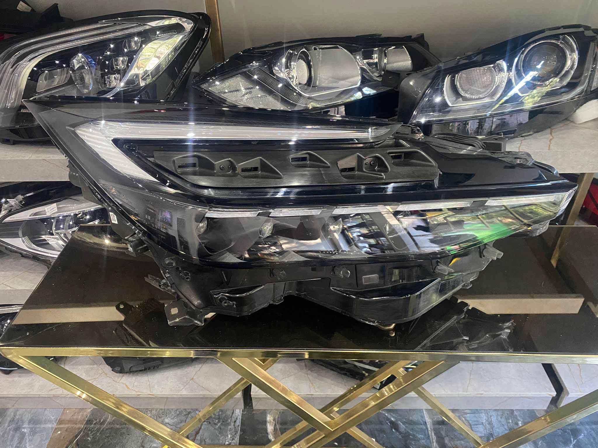 TOYOTA CH-R 2024-2025 ORİJİNAL SAĞ LED ÖN FAR HATASIZ SÖKME