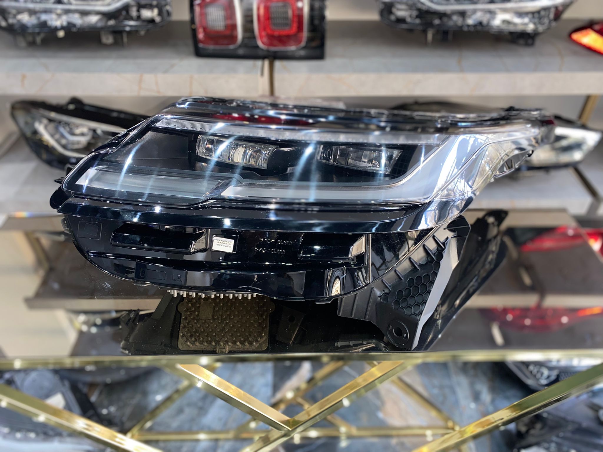 LAND ROVER VELAR 2023-2024 ORİJİNAL SOL ÖN FAR