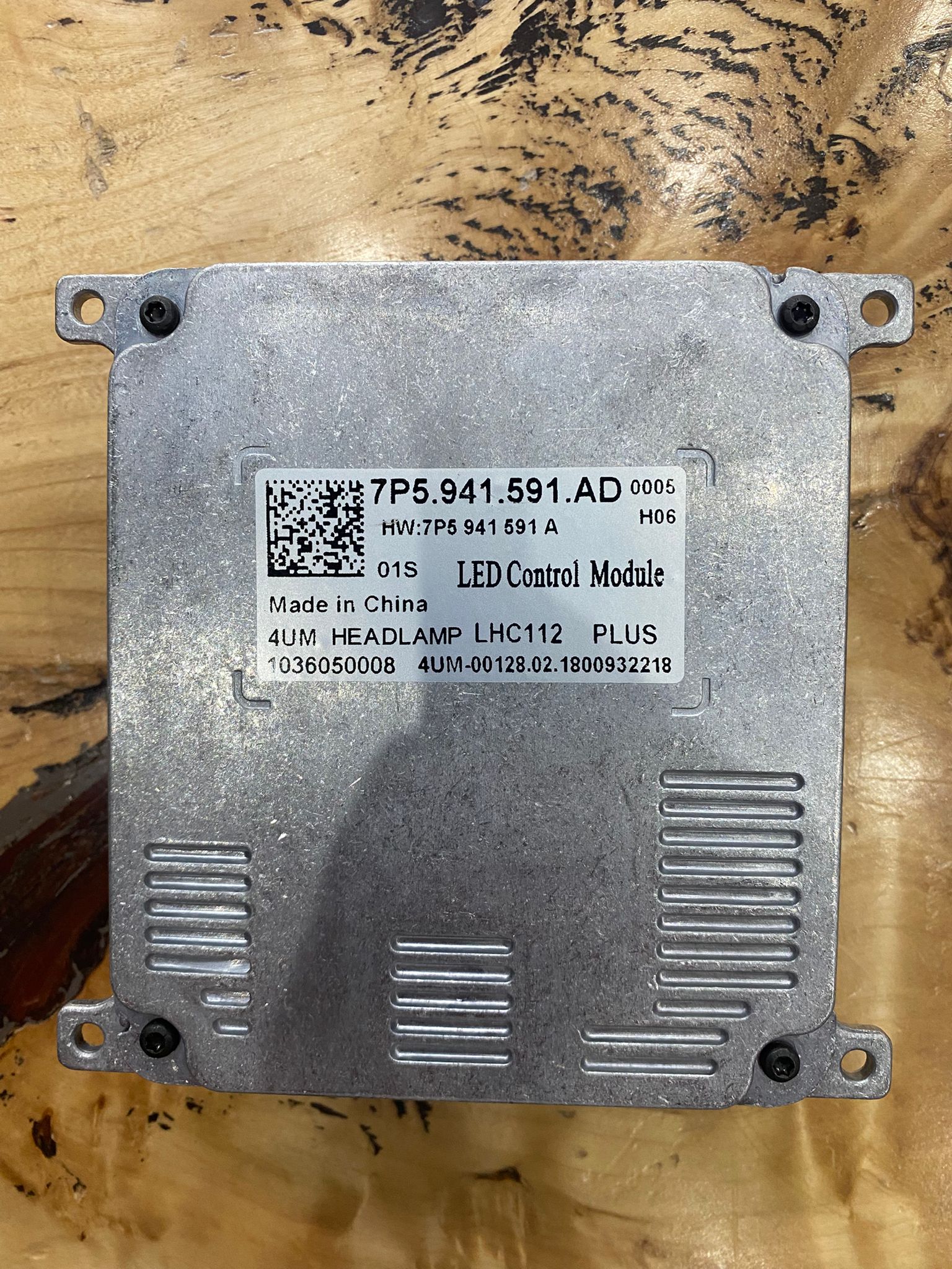 SEAT LEON LED FAR BEYNİ 7P5941591AD