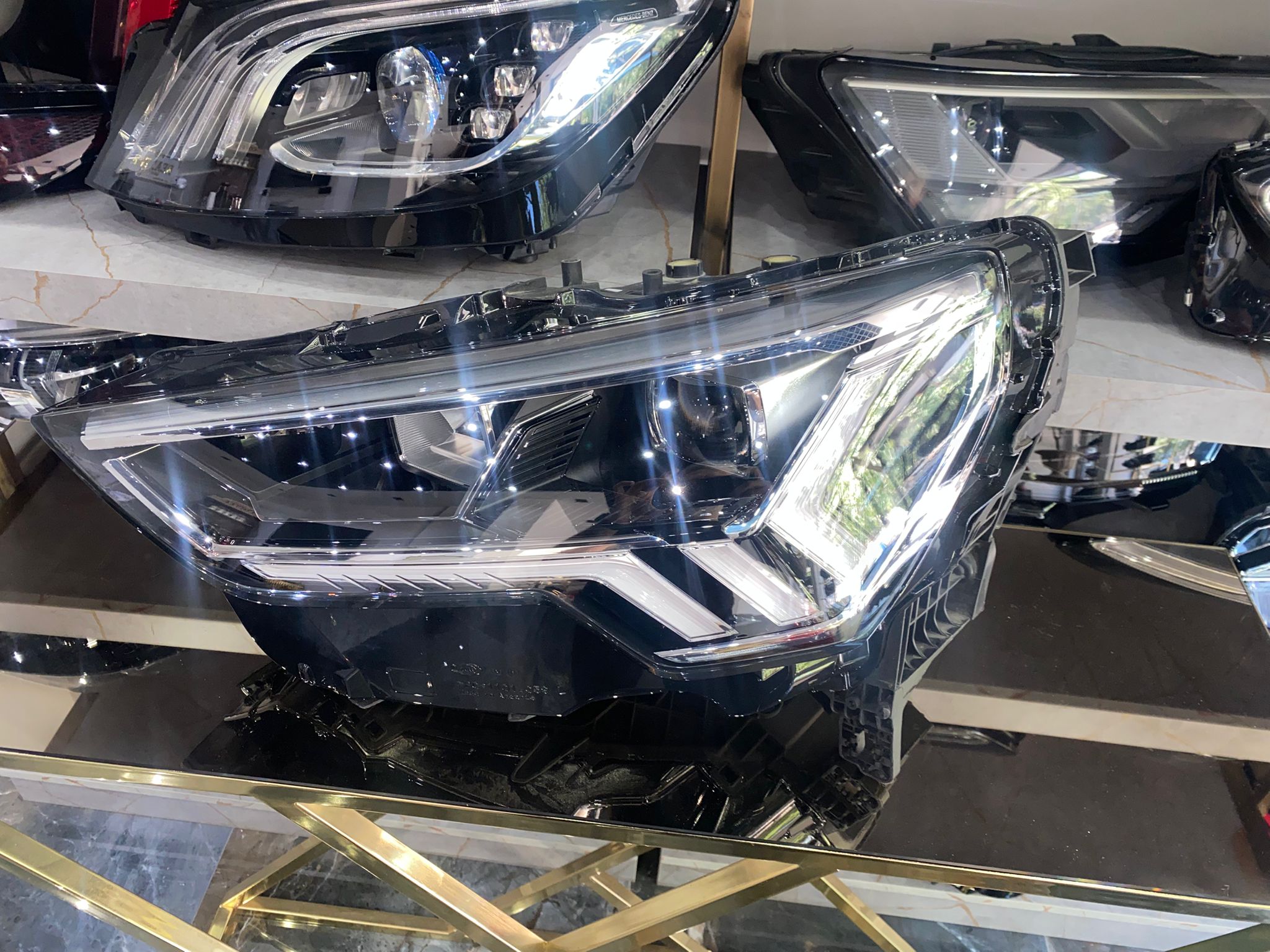 AUDI Q3 2020–2022 SOL MATRIX ORİJİNAL ÇIKMA FAR