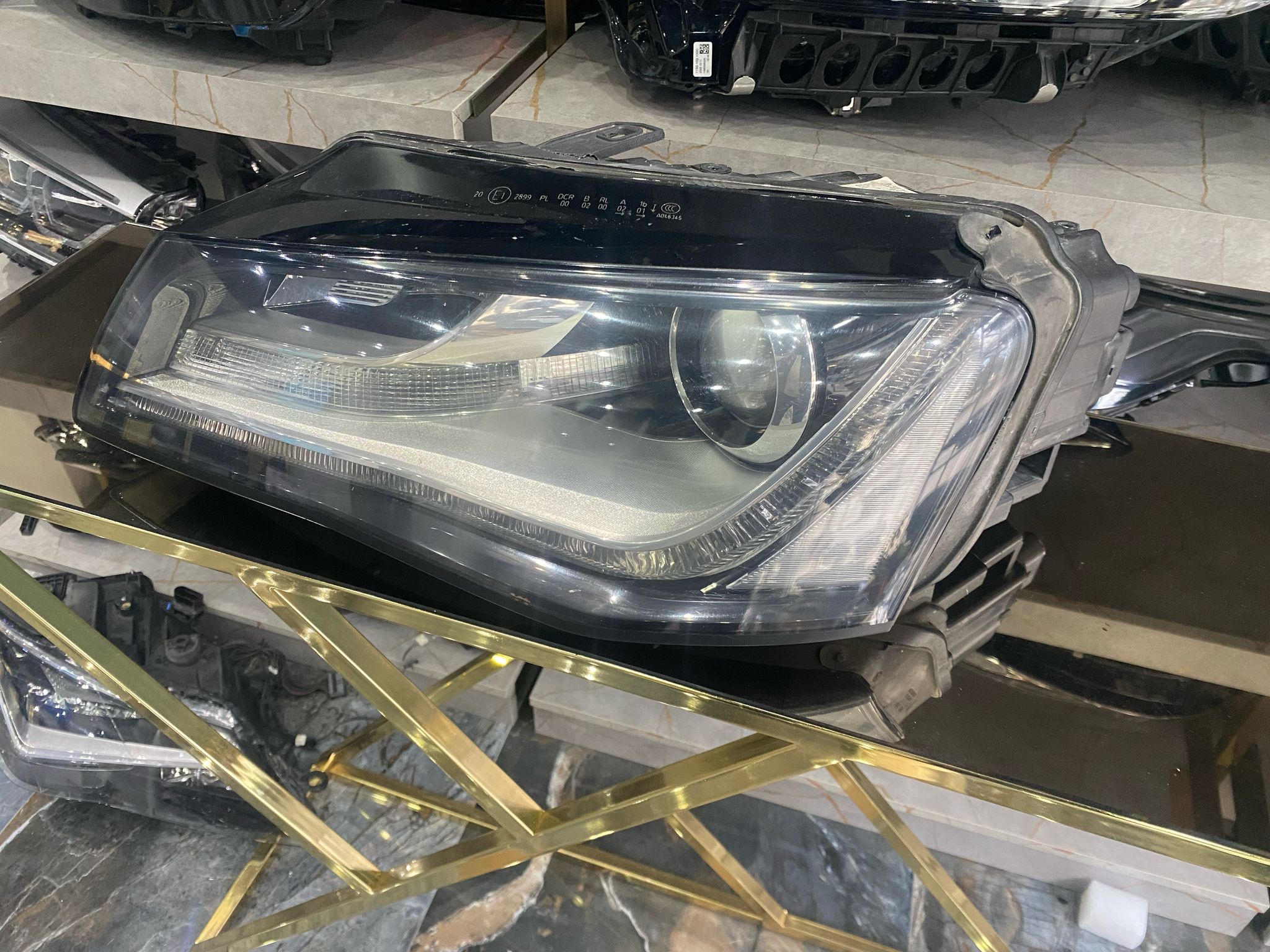 AUDI A8 2010–2012 SOL TAKIM FAR