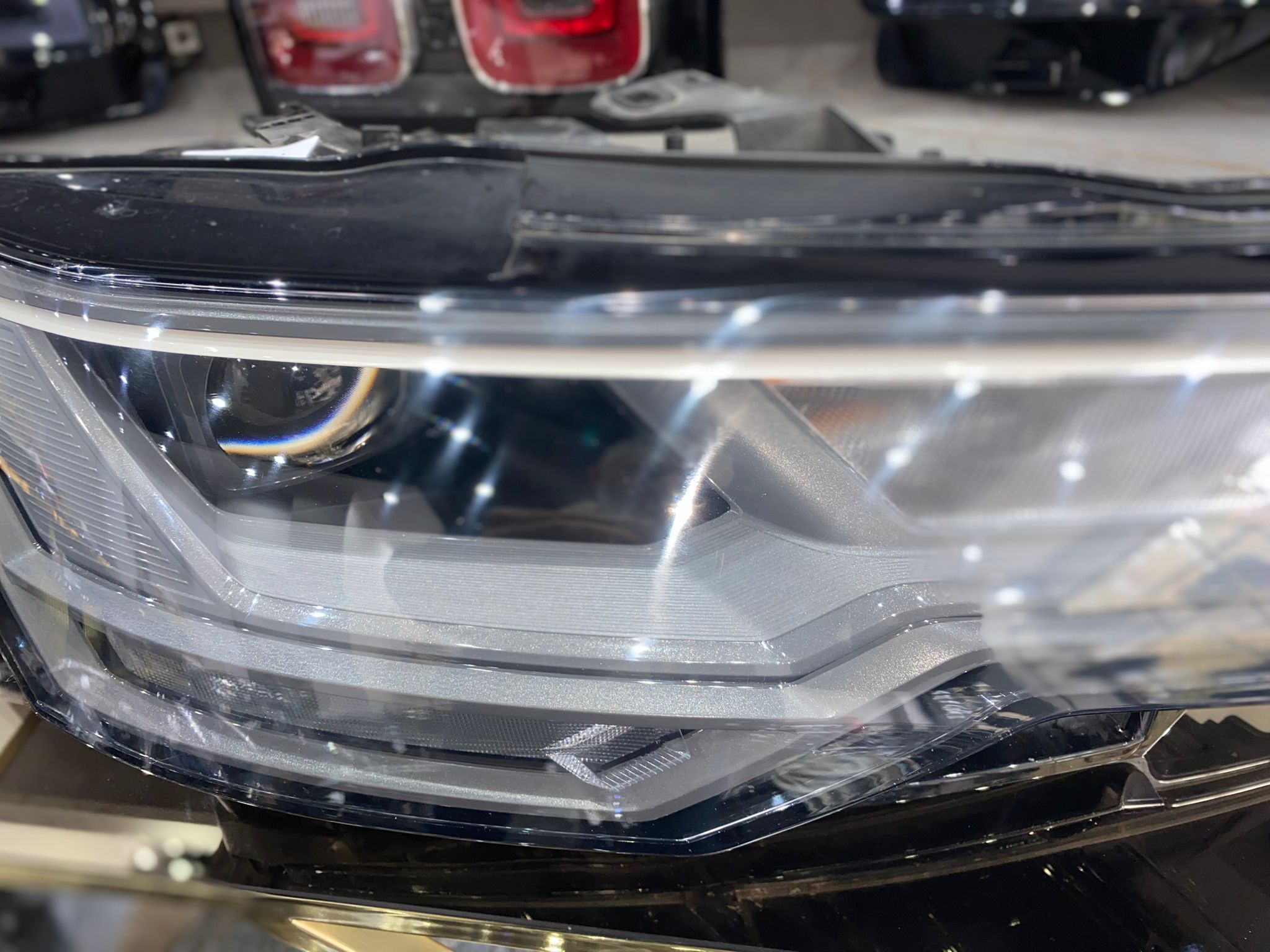 AUDI A6 XENON SAĞ FAR ORİJİNAL ÇIKMA