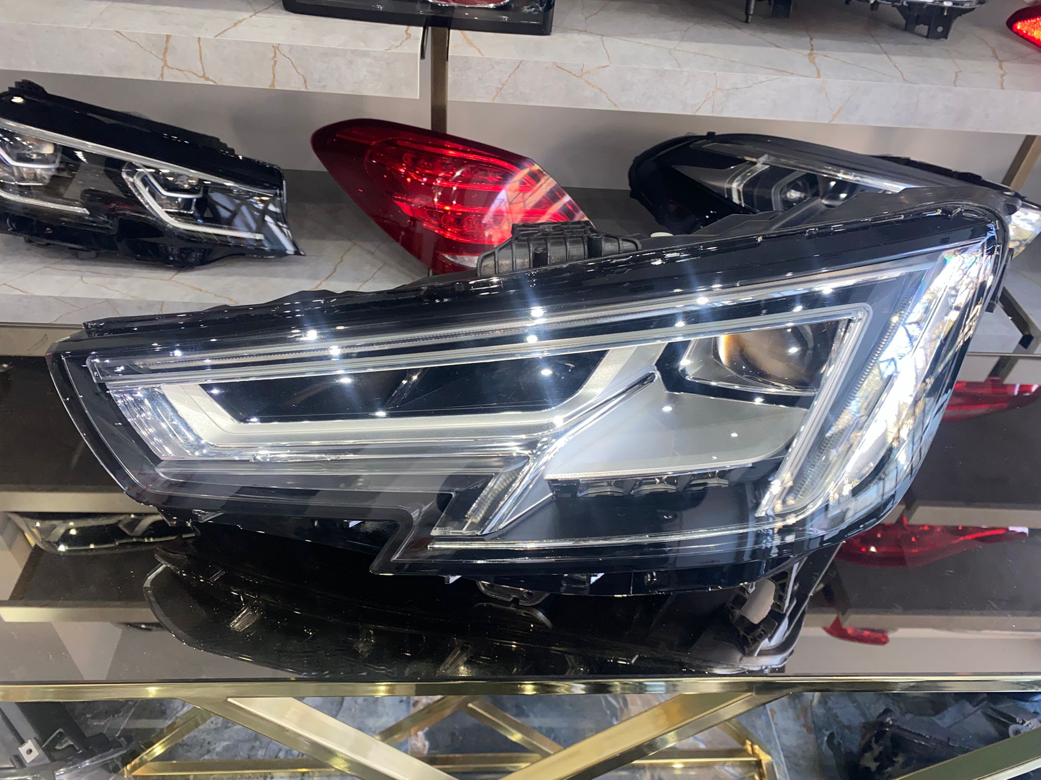 AUDI A4 MATRIX SOL FAR ORİJİNAL ÇIKMA 2016–2018