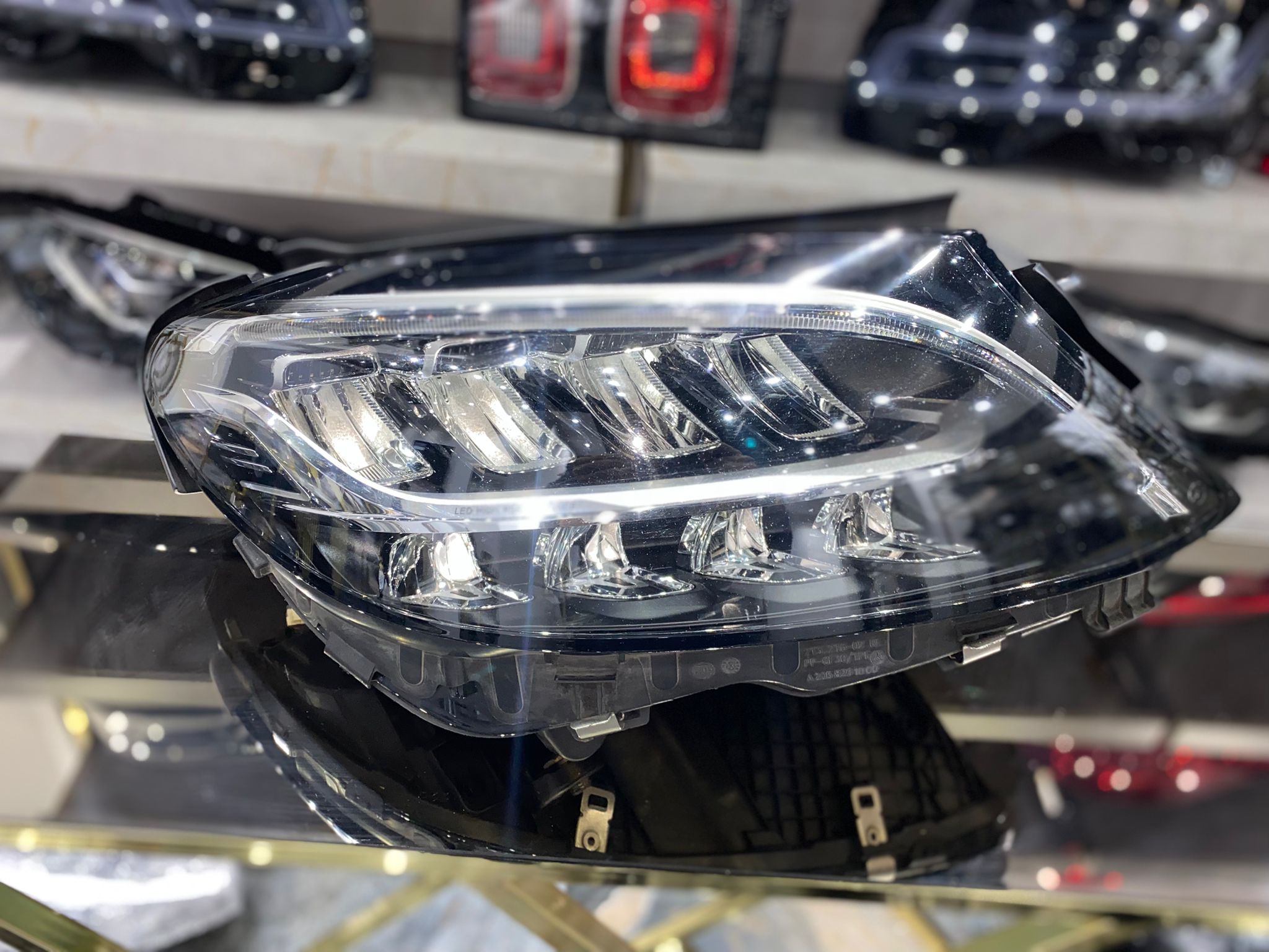 MERCEDES-BENZ W205 FULL LED C SERİSİ ORİJİNAL SAĞ FAR 4 PİN