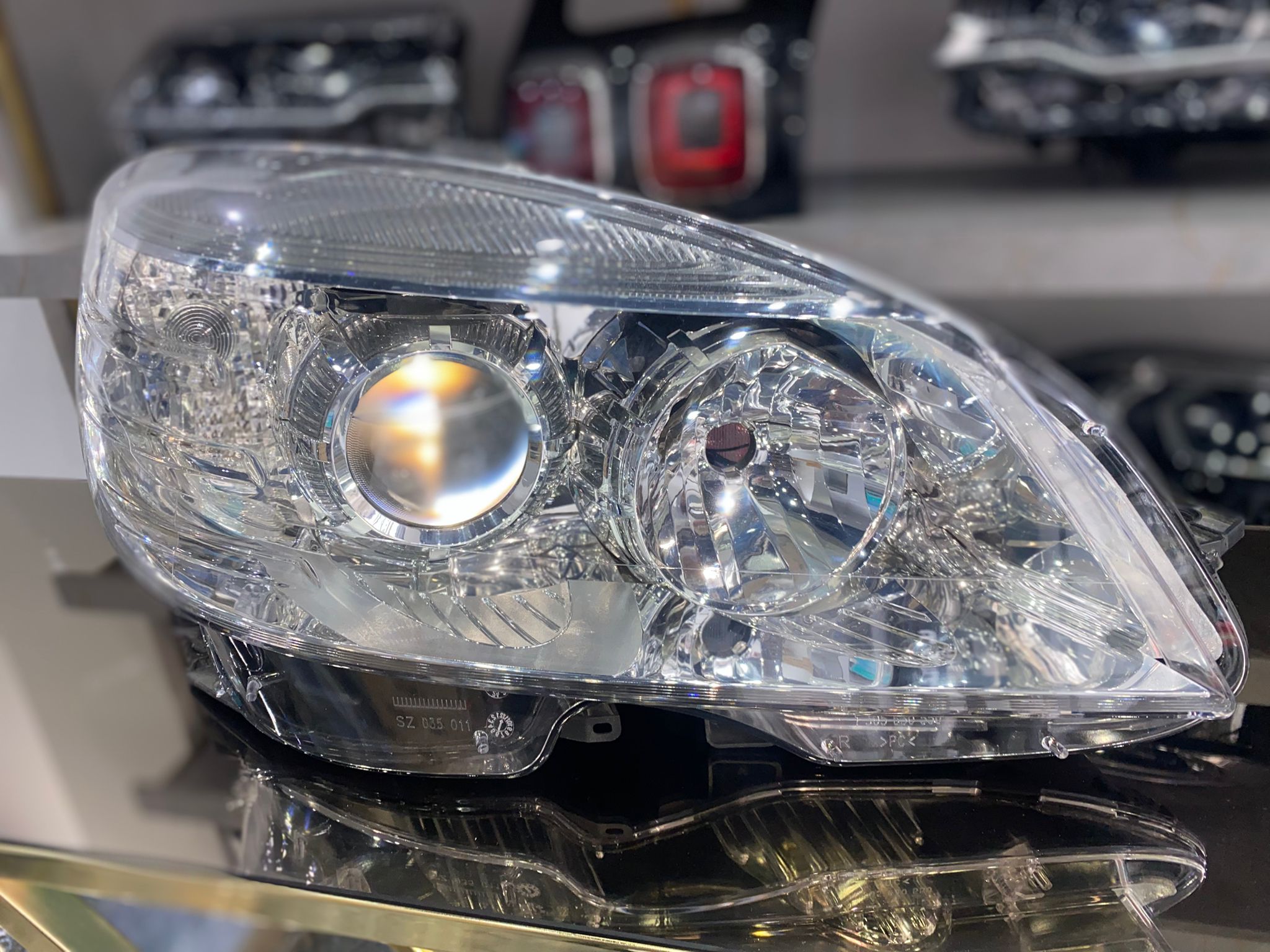 MERCEDES-BENZ W204 ORİJİNAL SAĞ FAR (HALOJEN)