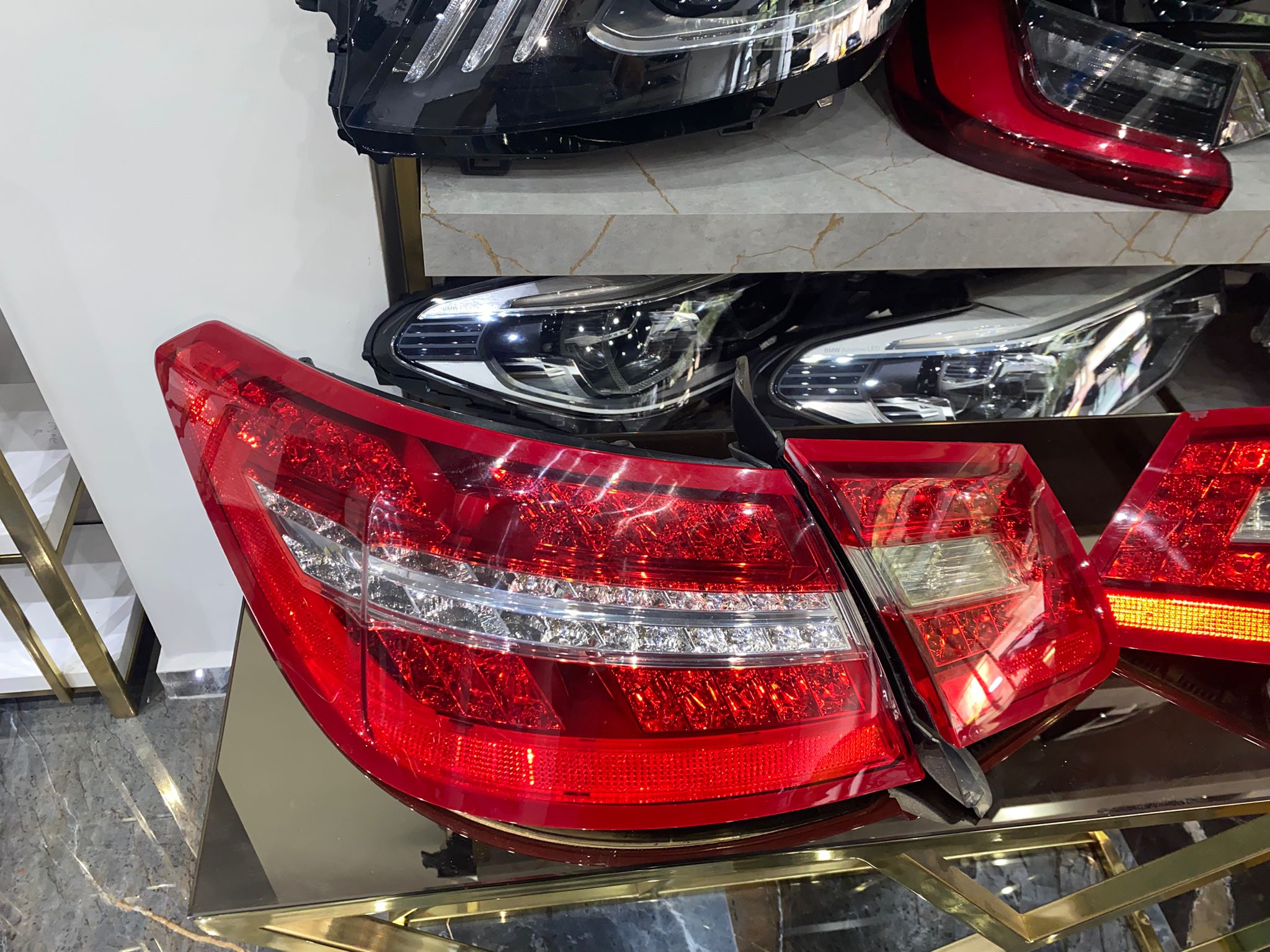 MERCEDES-BENZ E-SERİSİ W212 (2009–2013) ORİJİNAL ÇIKMA STOP LAMBA