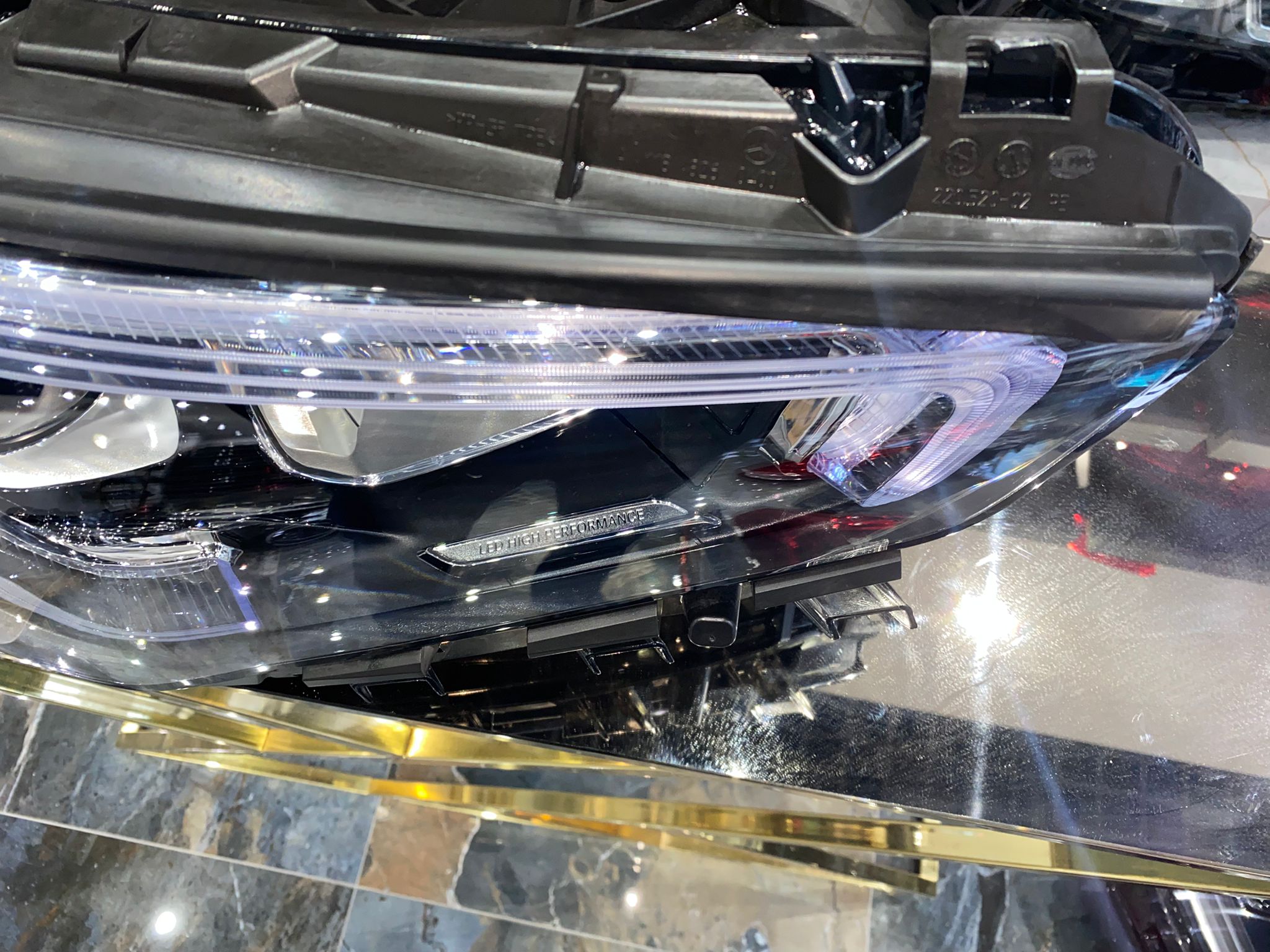 MERCEDES-BENZ CLA 118 ORİJİNAL SAĞ FAR