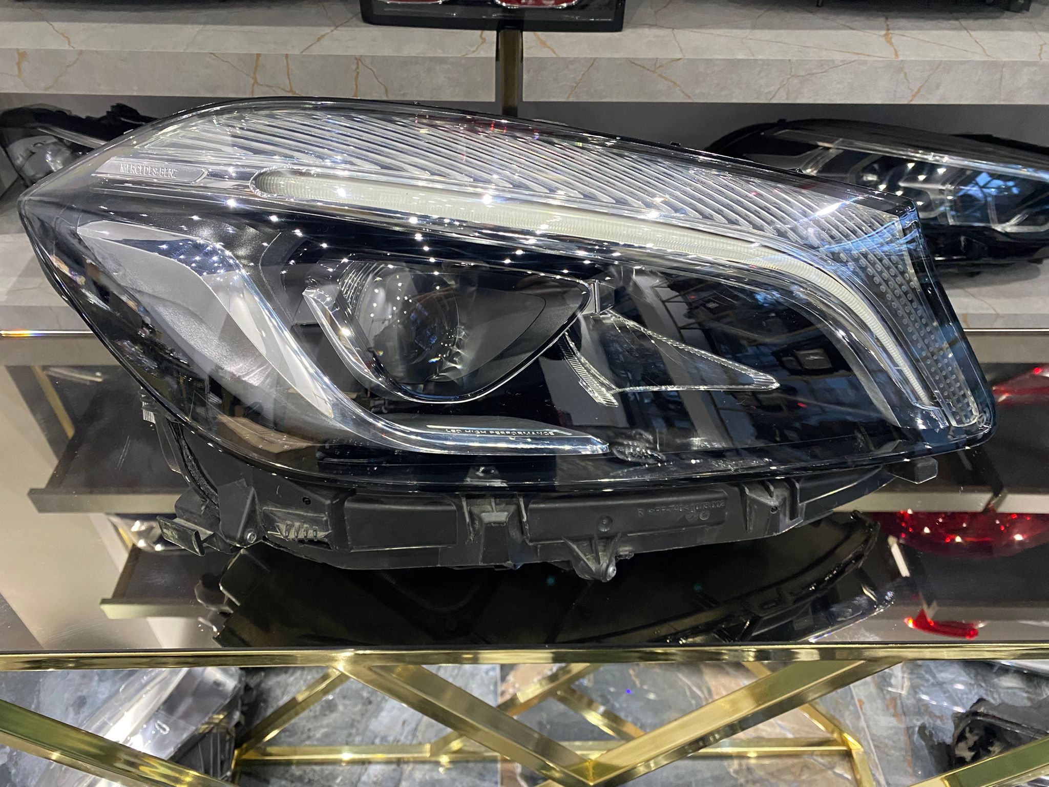 MERCEDES-BENZ A180 W176 MAKYAJLI ORİJİNAL SAĞ FAR