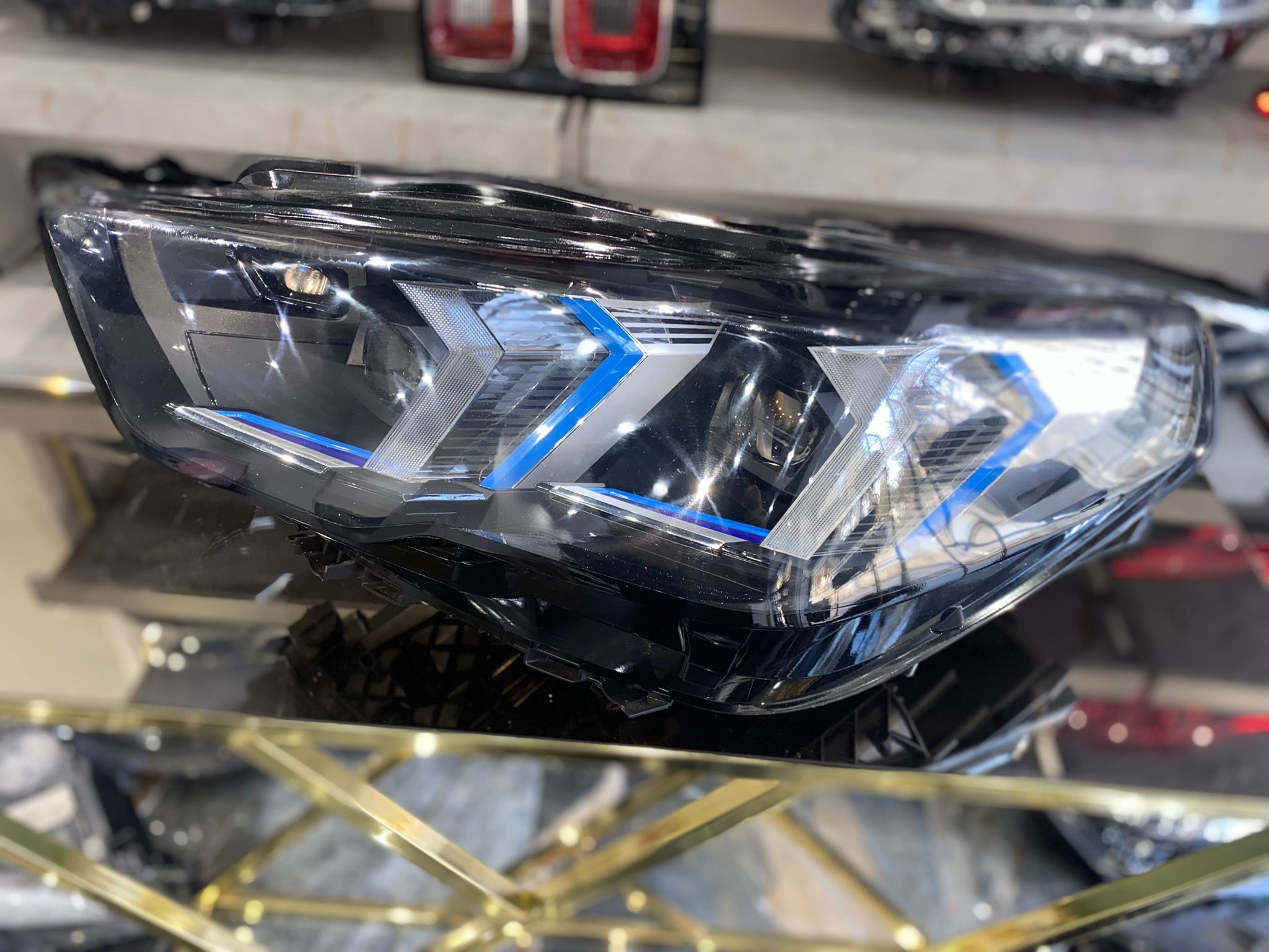 BMW X2 ORİJİNAL LAZER FAR SOL (2023–2024)