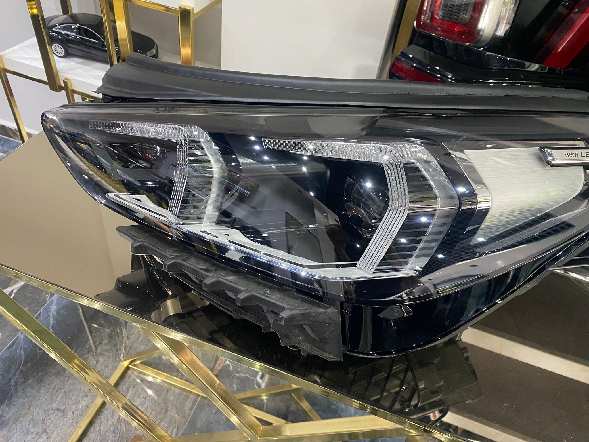 BMW X1 U11 ORİJİNAL LED SOL FAR