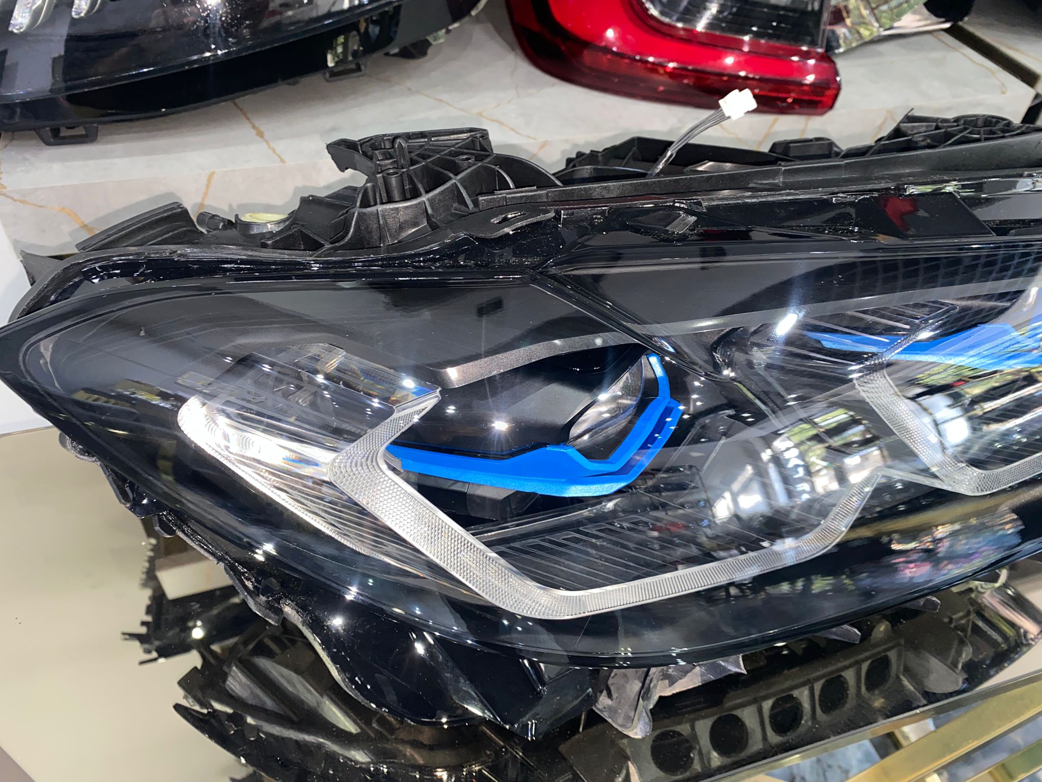 BMW G22 ORİJİNAL LAZER SAĞ FAR