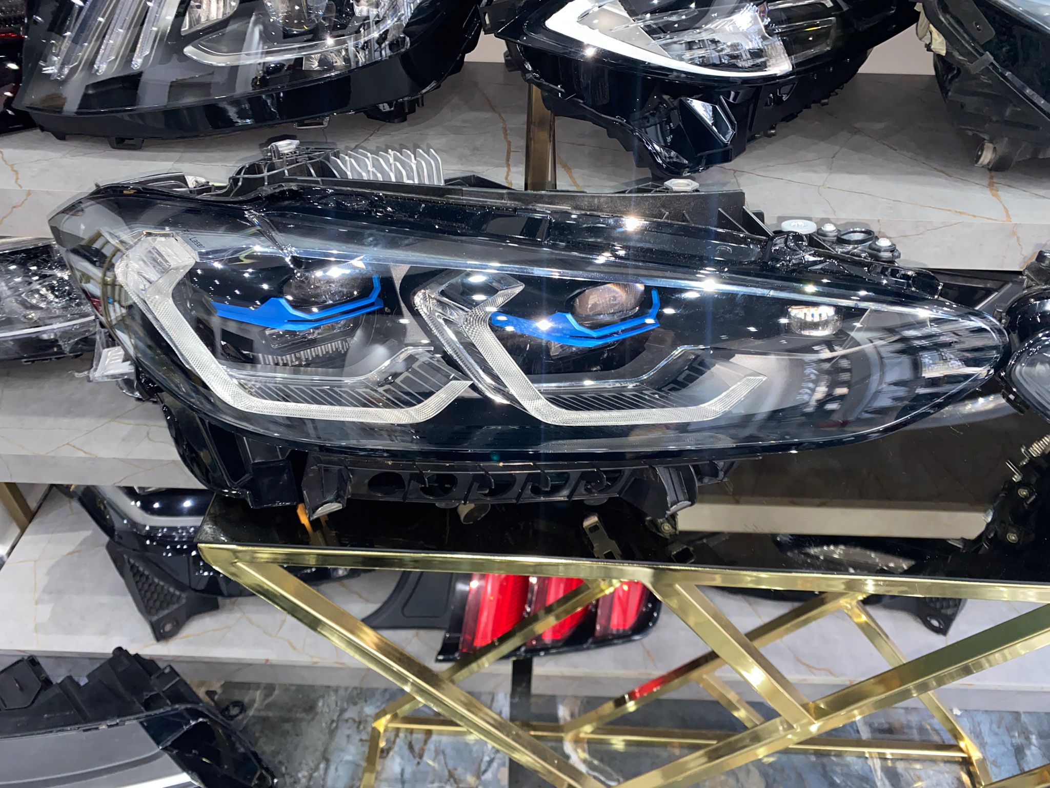 BMW G22 ORİJİNAL LAZER LED BEYİNLİ DOLU TAKIM FAR (SİLVER)
