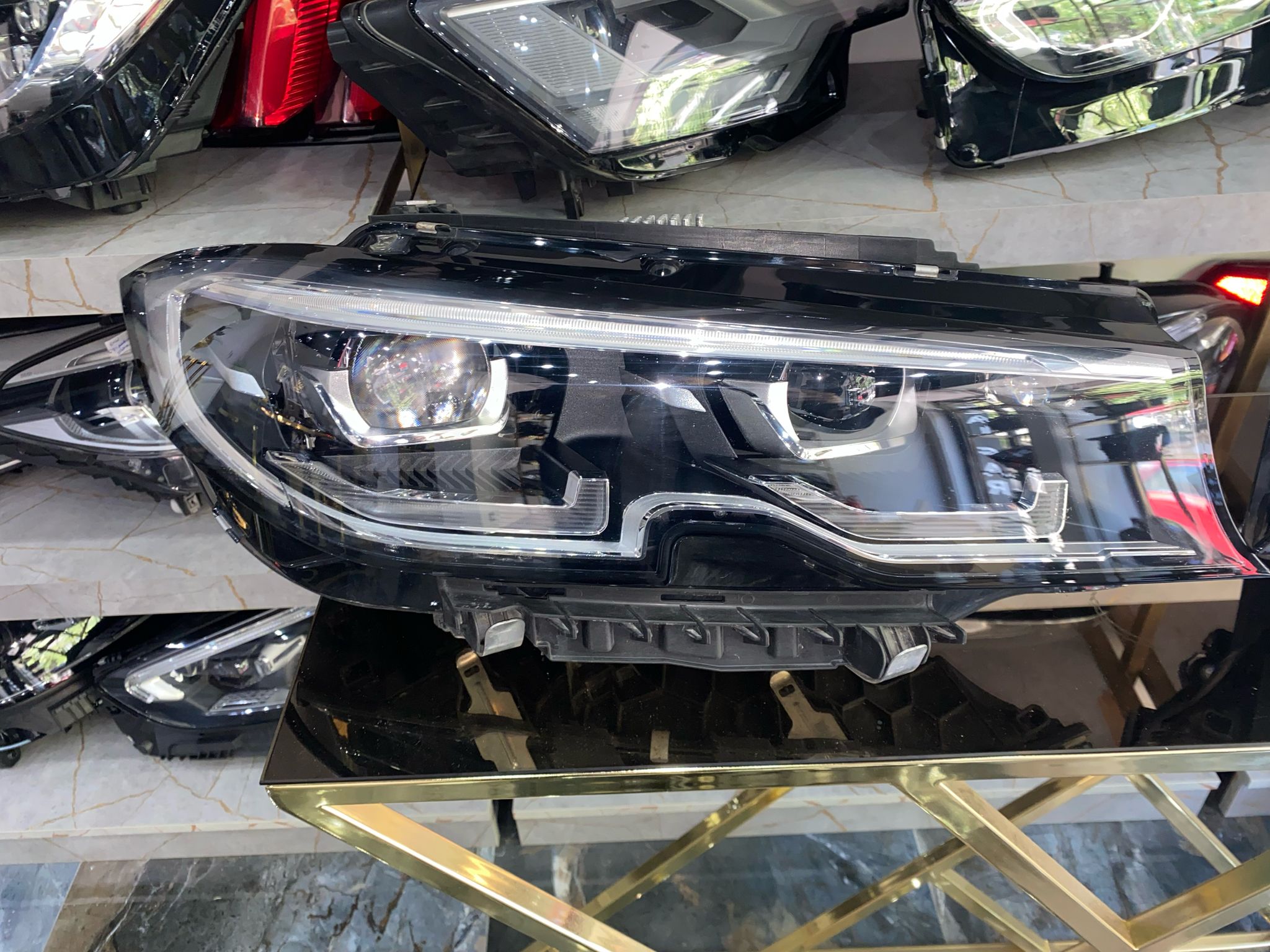 BMW G20 3 SERİSİ ORİJİNAL LED FAR SAĞ–SOL TAKIM BEYİNLİ (HATASIZ SÖKME)