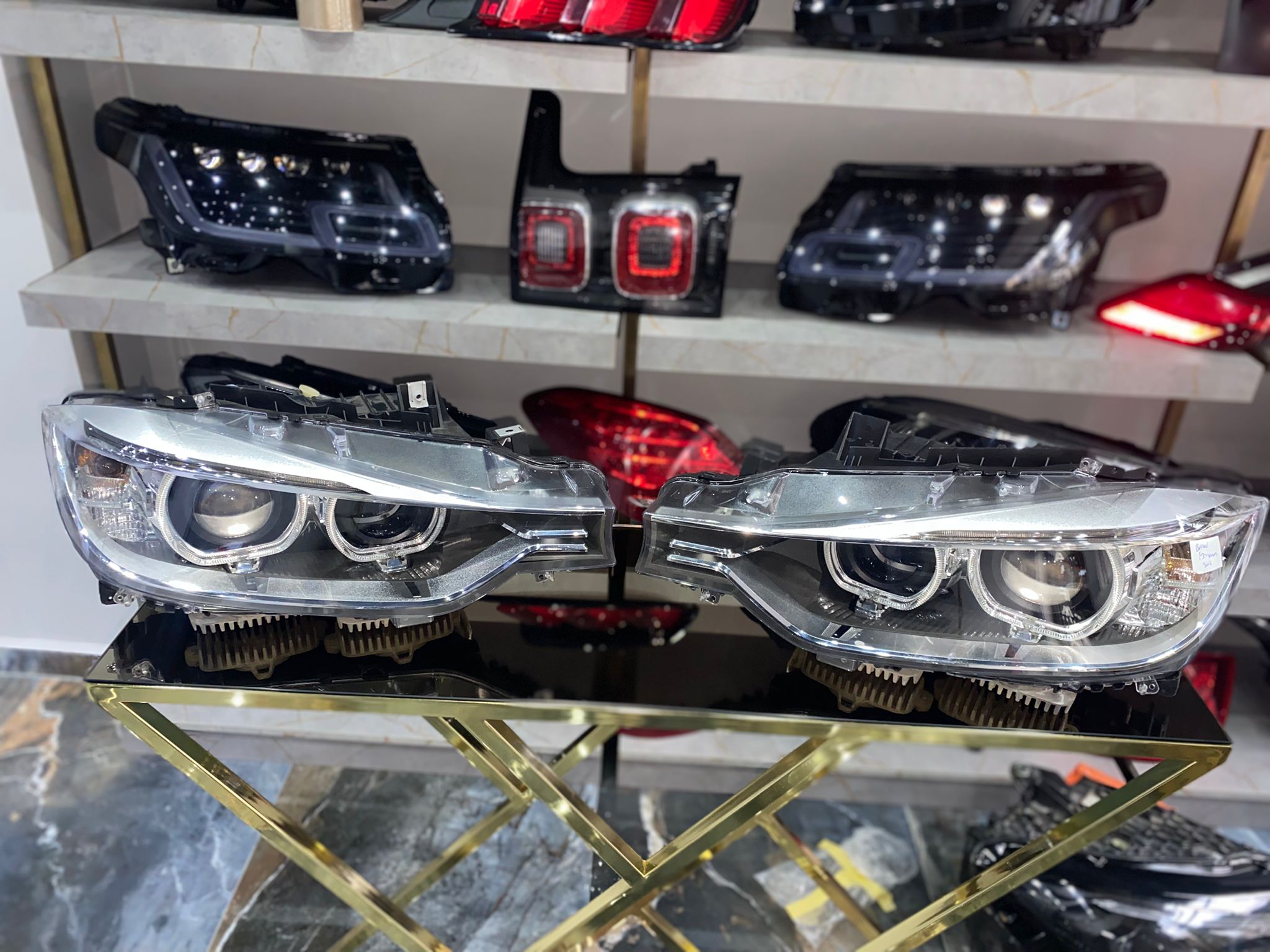 BMW F30 ORİJİNAL Bi-XENON FAR SETİ (BEYİNLER DAHİL)