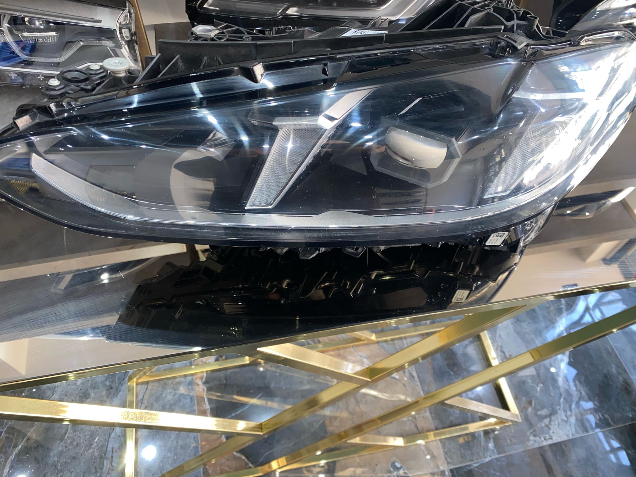 2024–2025 BMW 4 SERİSİ G22 LCI ORİJİNAL SÖKME SOL FAR